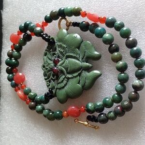 Vintage Green Agate Carnelian Carved Butterfly Pendant necklace 24" Long